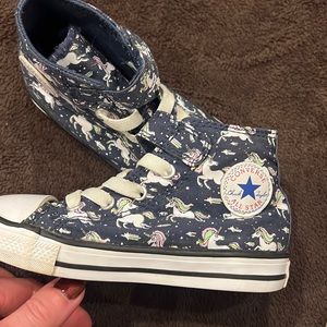 Girls size 9 navy unicorn converse high top Velcro high top converse